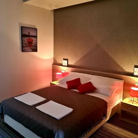 BoNiToS, SOBE-ROOMS Slavonski Brod Exterior foto