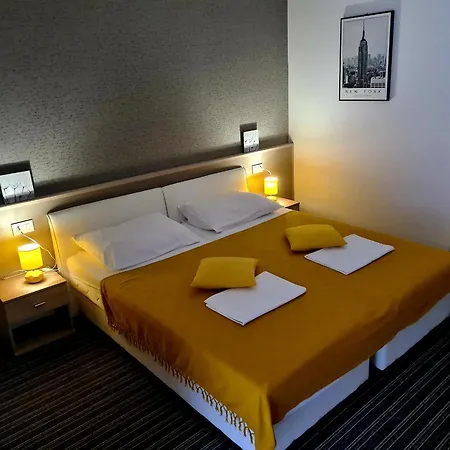 BoNiToS, SOBE-ROOMS Slavonski Brod Exterior foto